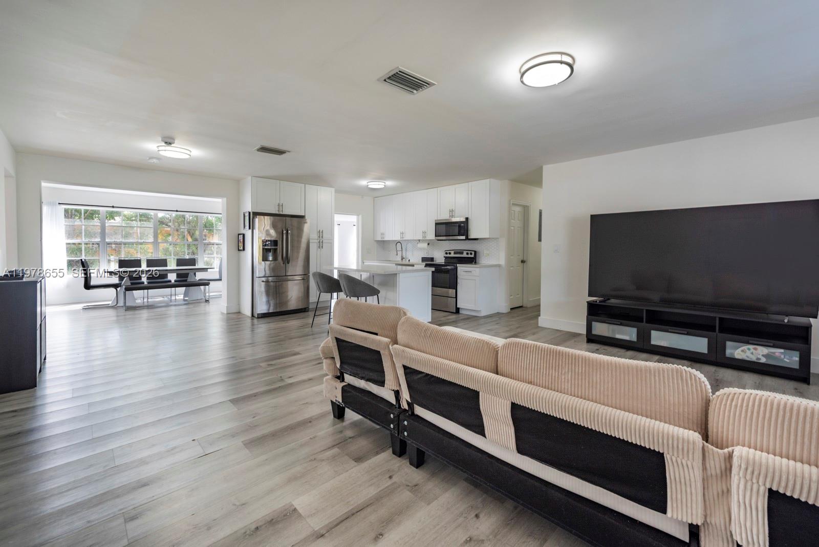 MELROSE MANOR - Residential