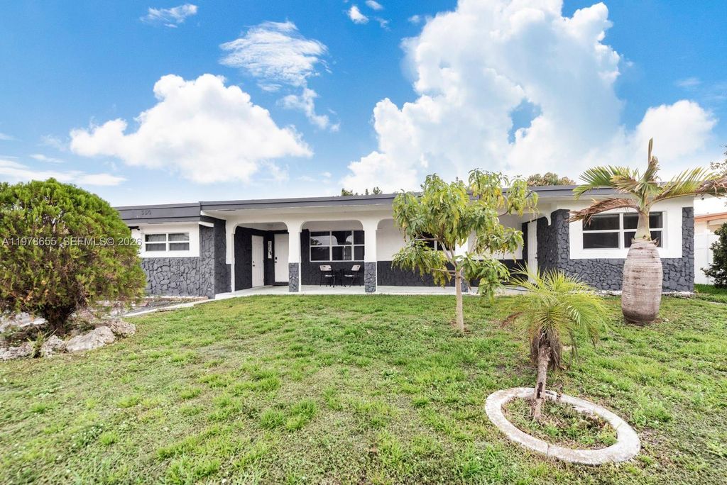 Photo of 350 SW 30th Ter, Fort Lauderdale, FL 33312 (MLS # A11978655)