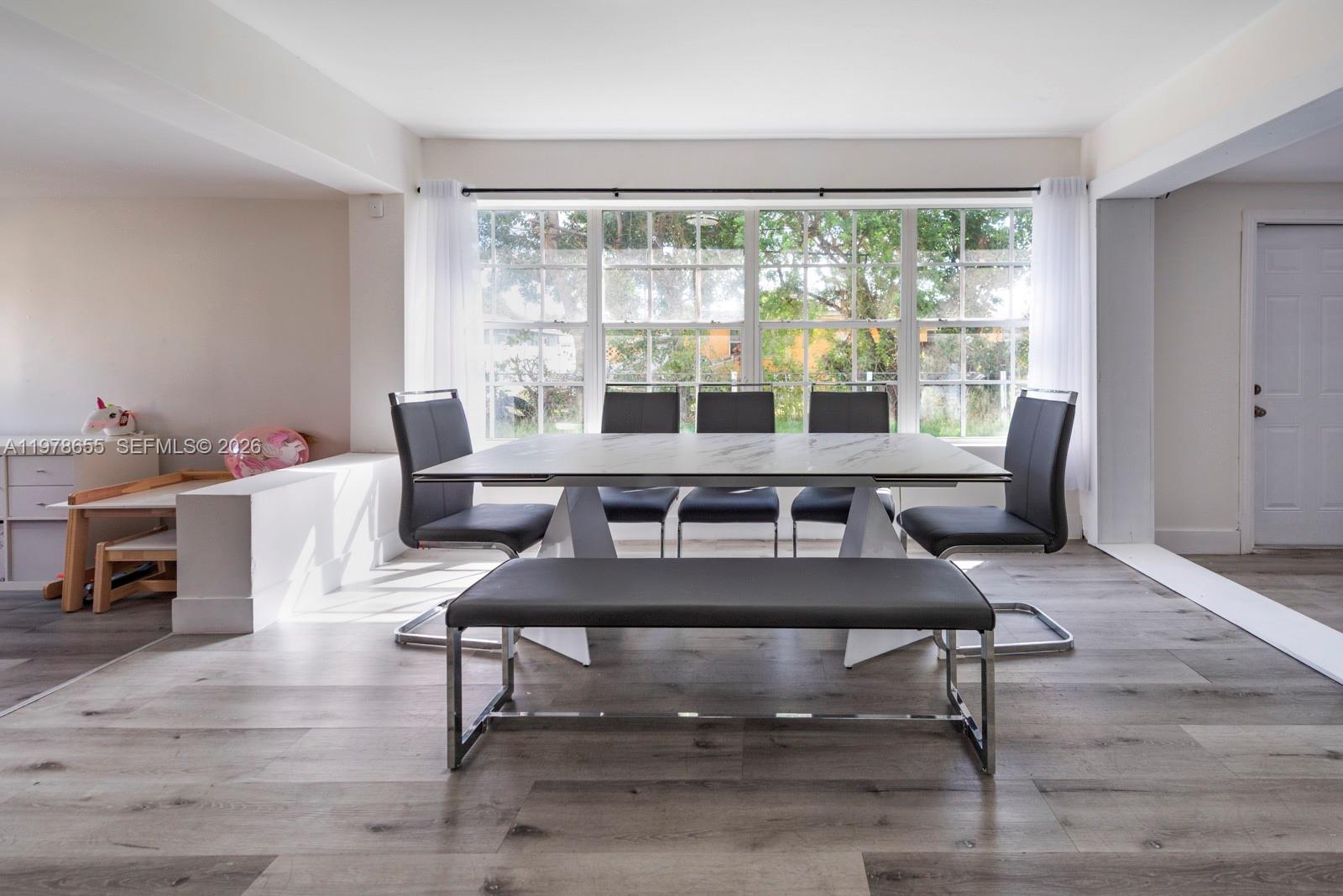 MELROSE MANOR - Residential