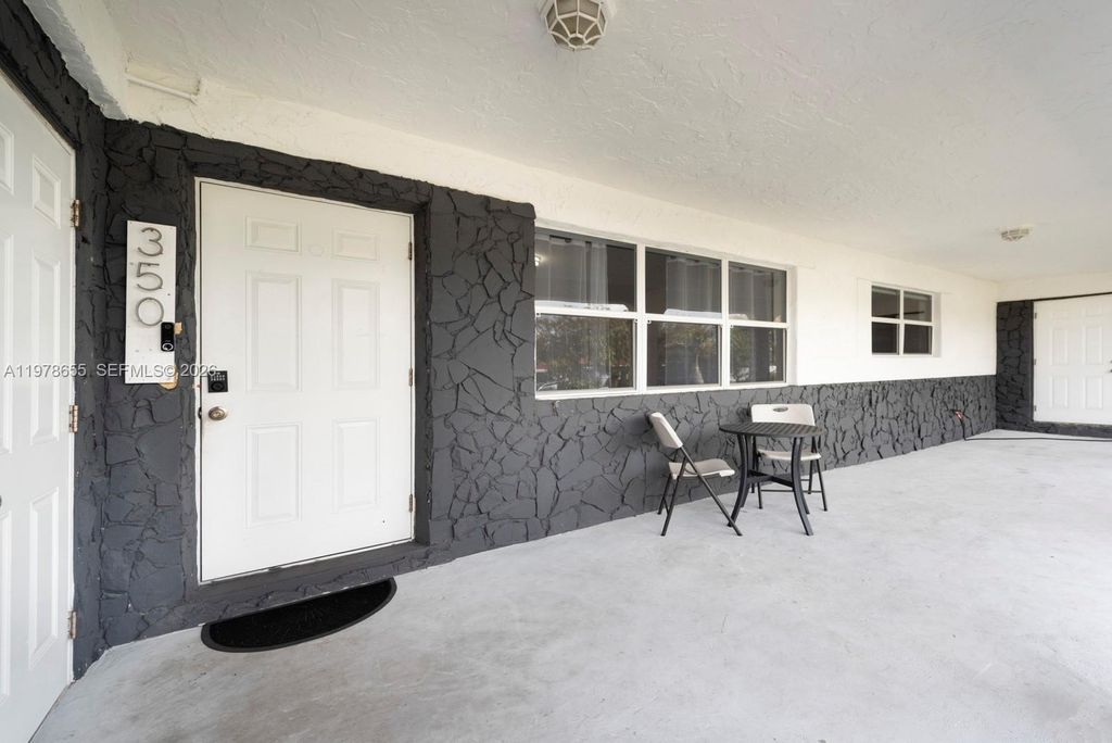 Photo of 350 SW 30th Ter, Fort Lauderdale, FL 33312 (MLS # A11978655)