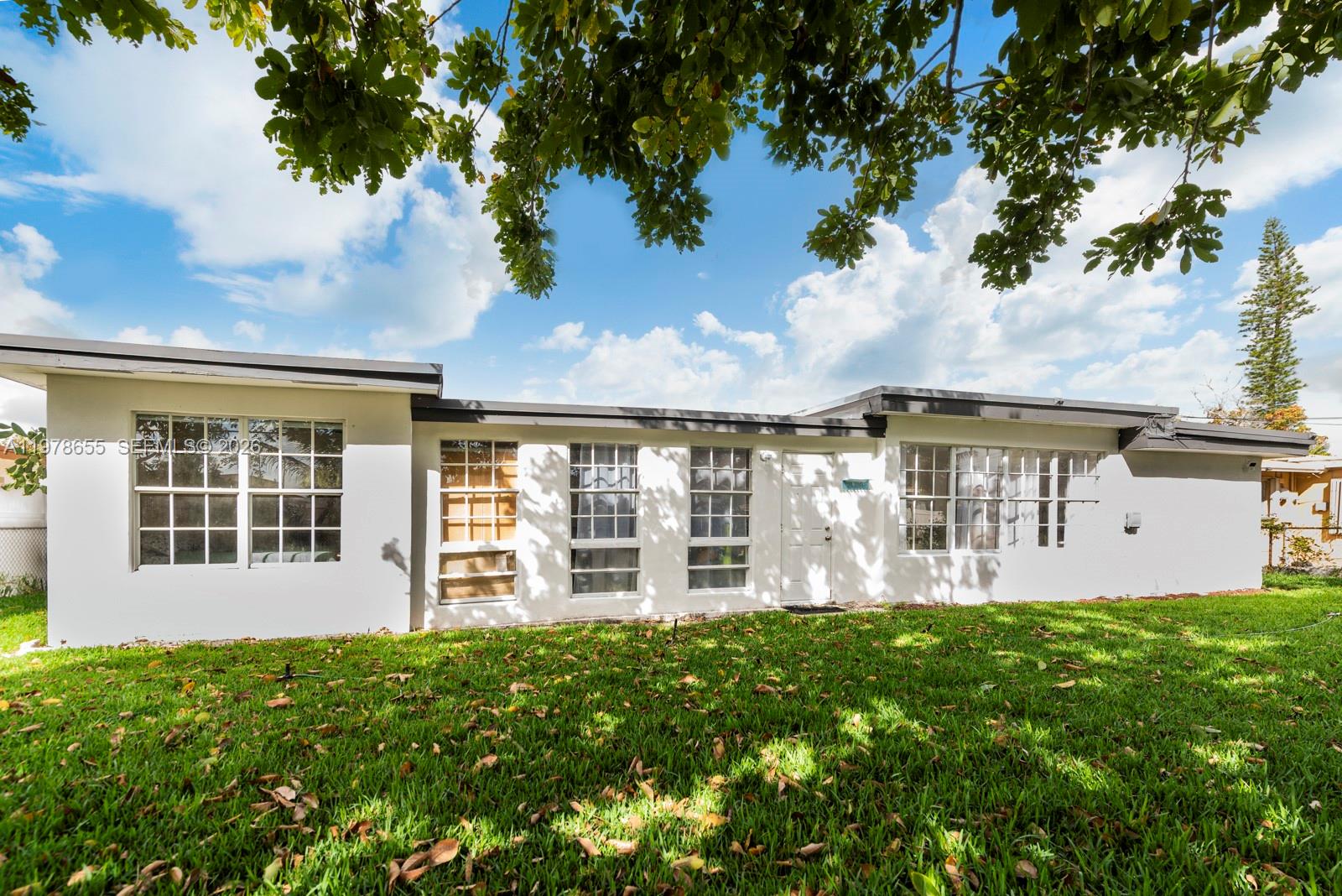 MELROSE MANOR - Residential