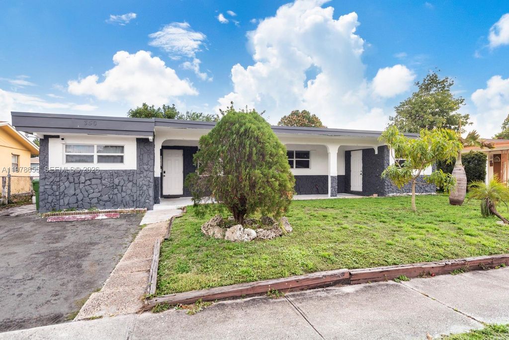 Photo of 350 SW 30th Ter, Fort Lauderdale, FL 33312 (MLS # A11978655)