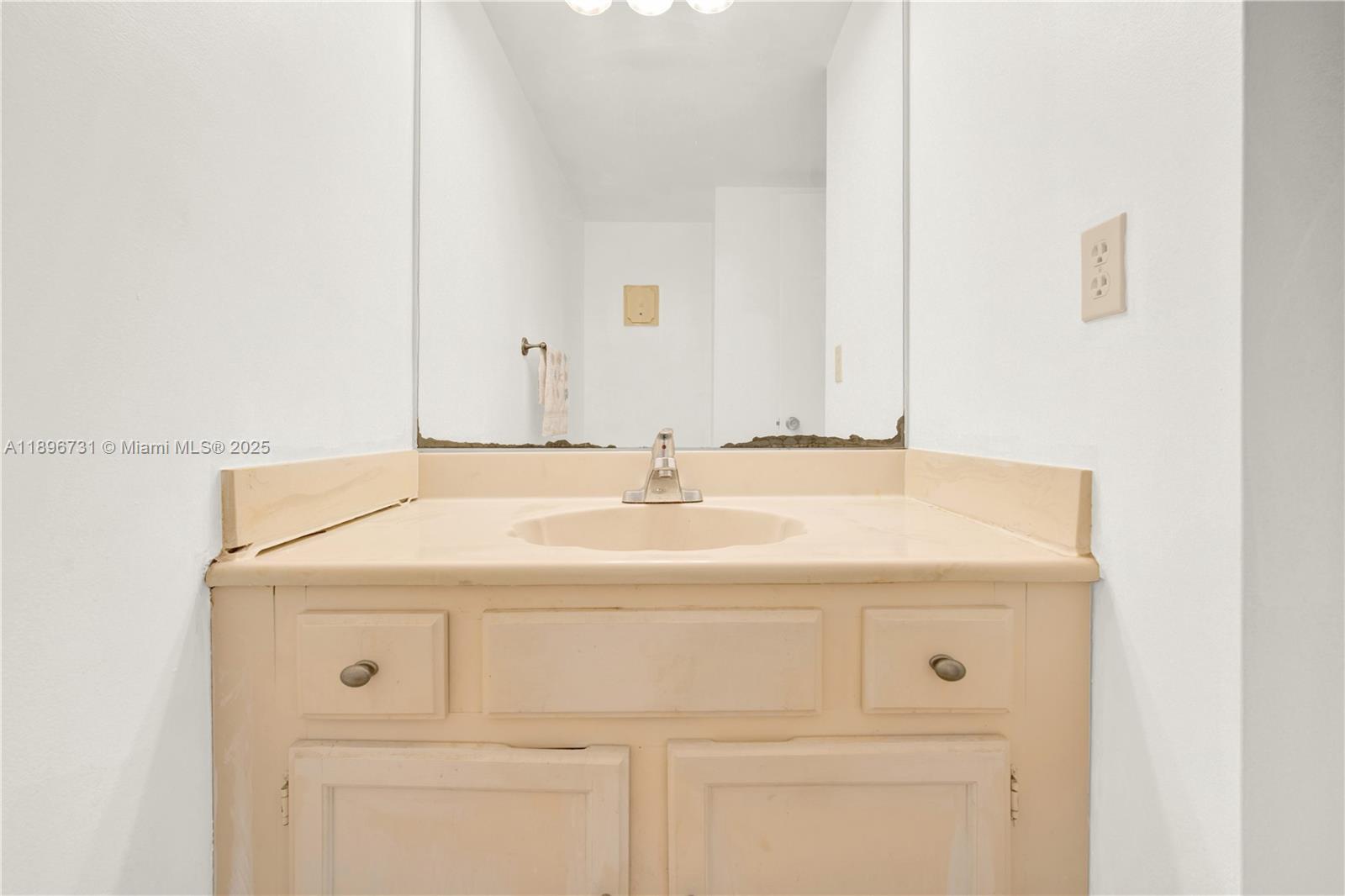 SNAPPER VILLAGE CONDO PHA - Residential