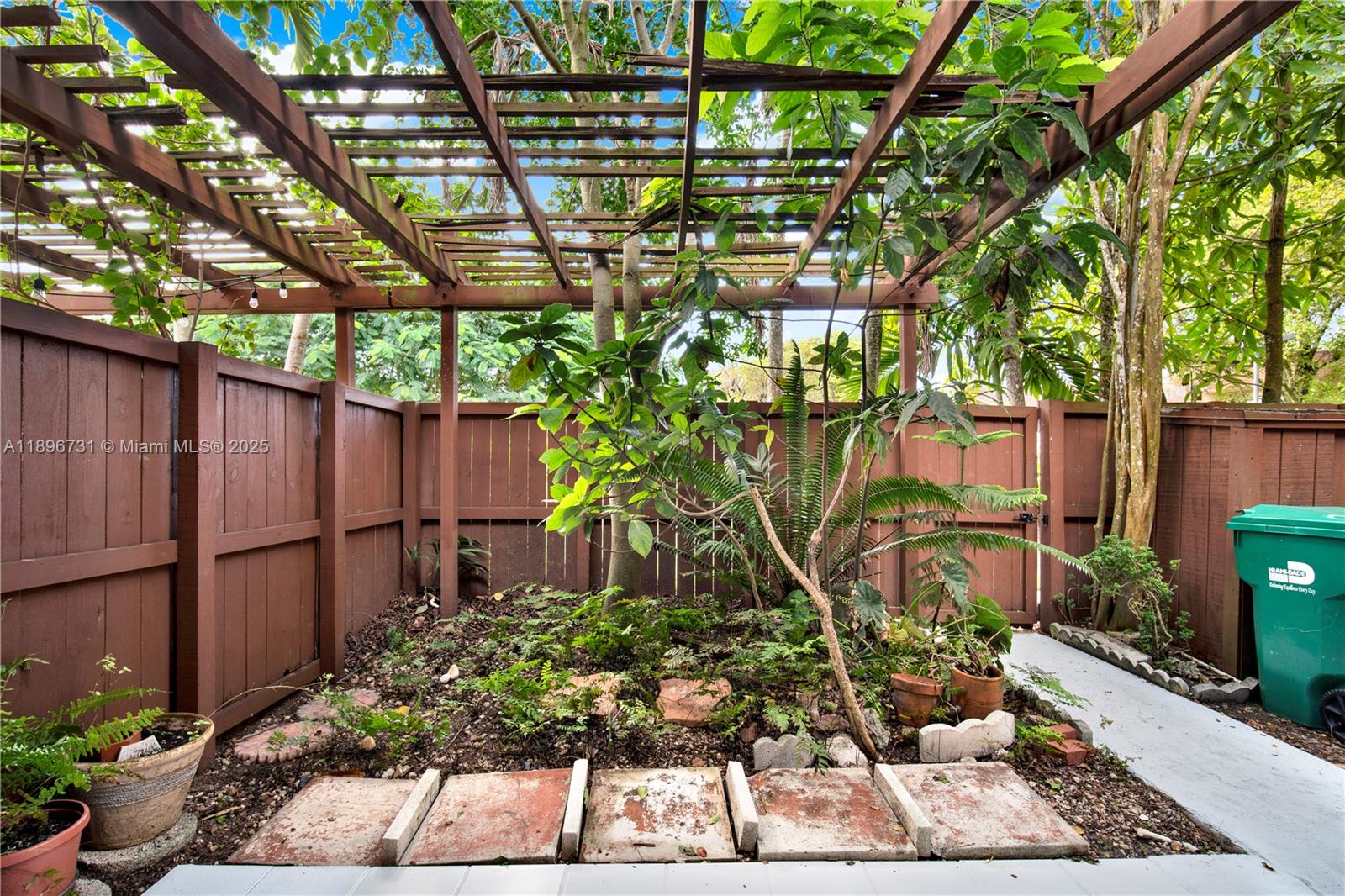 SNAPPER VILLAGE CONDO PHA - Residential