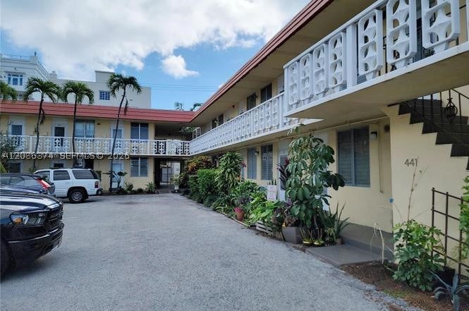 441 Collins Ave