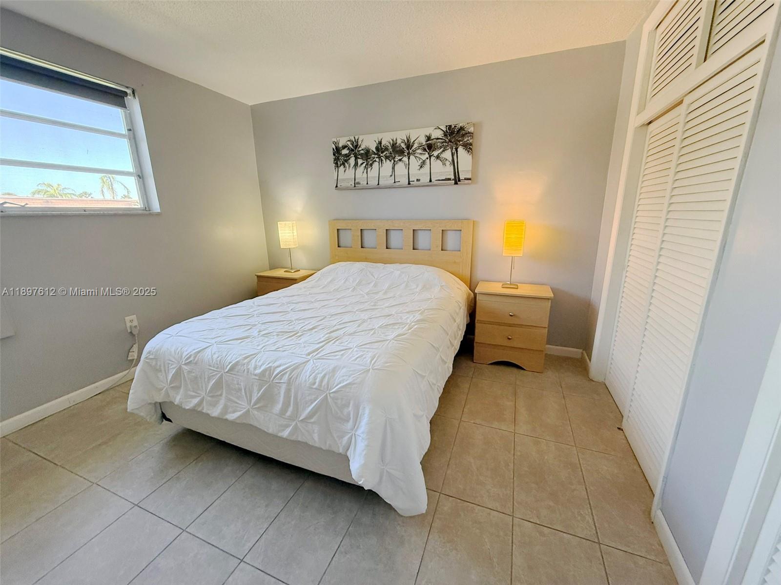 MAR-LEN GARDENS NO 12 COR - Residential