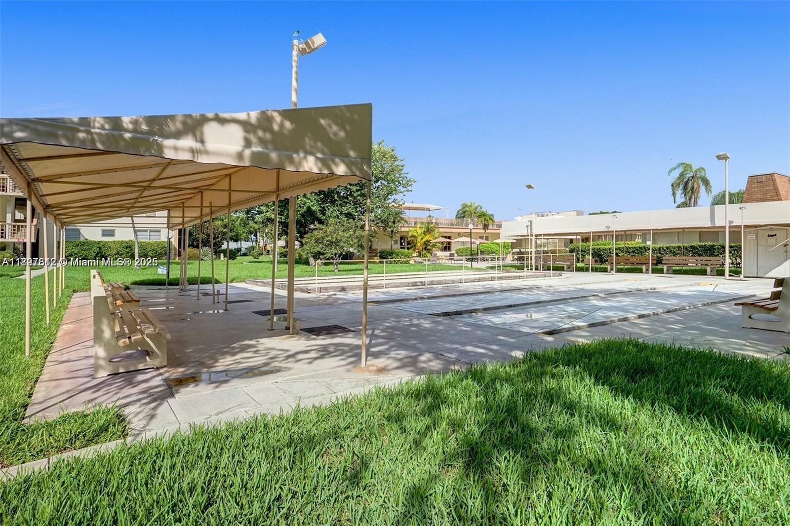 MAR-LEN GARDENS NO 12 COR - Residential