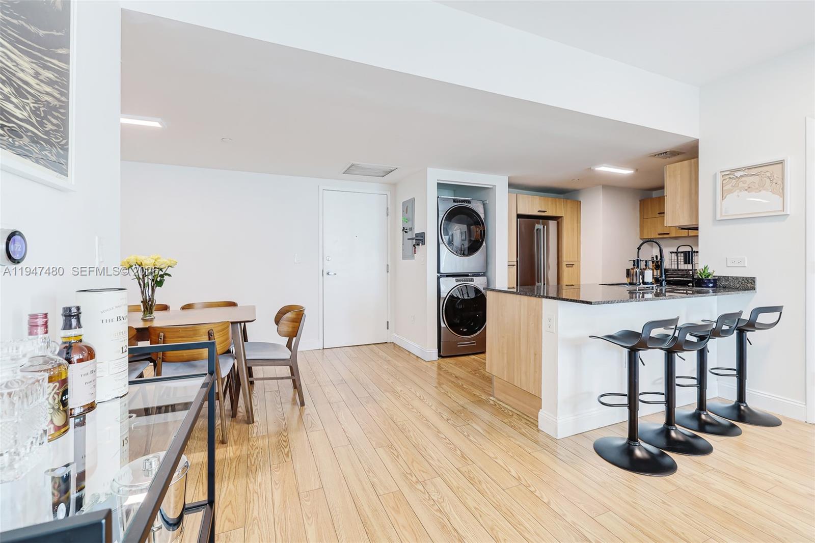 WIND CONDO - Residential