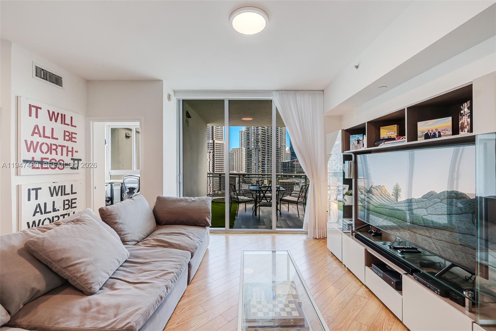 WIND CONDO - Residential