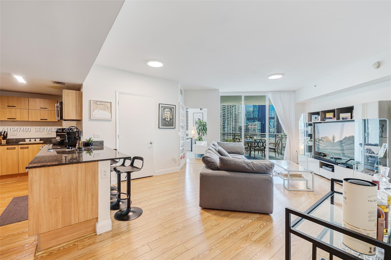 WIND CONDO - Residential