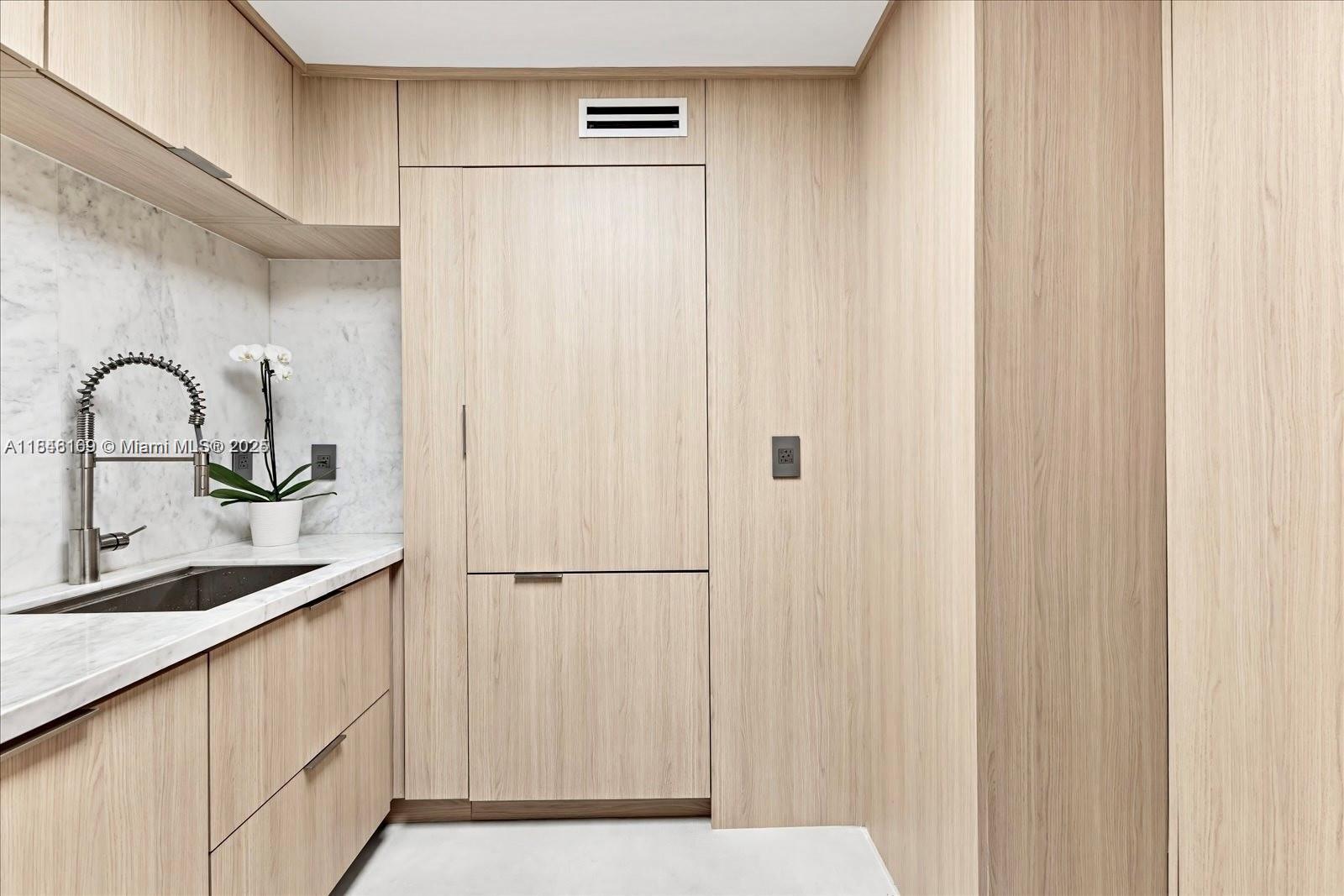 5 Island Ave 15D