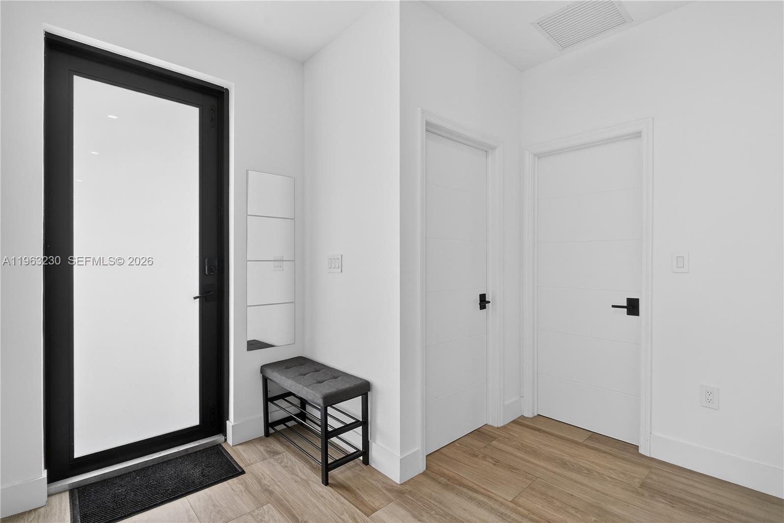 LAUDERDALE PARK 6-33 1/2 - Residential