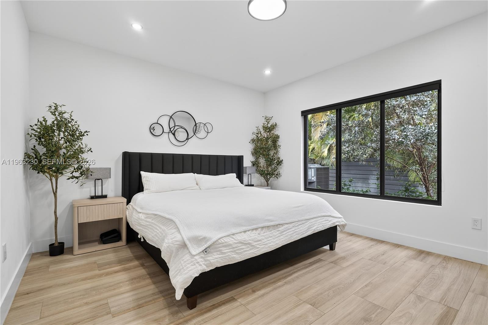 LAUDERDALE PARK 6-33 1/2 - Residential