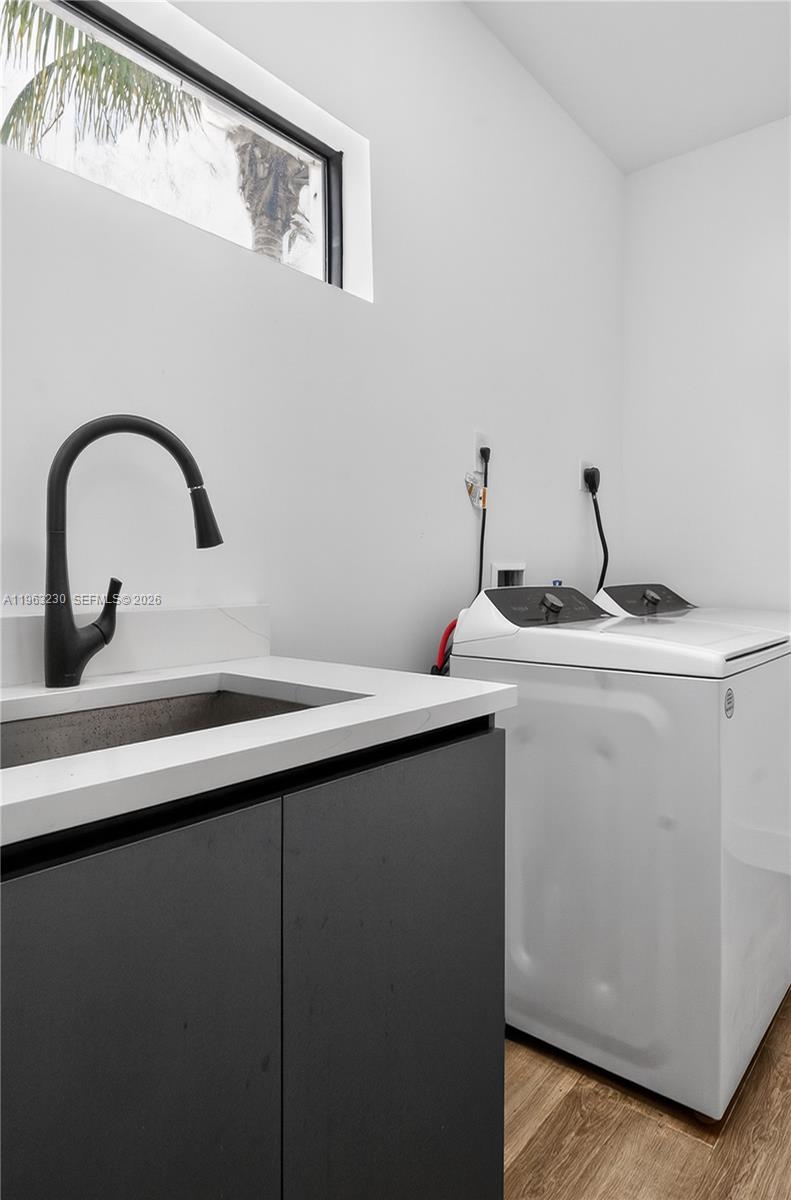 LAUDERDALE PARK 6-33 1/2 - Residential