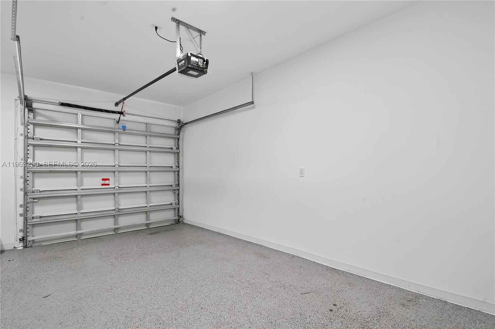 LAUDERDALE PARK 6-33 1/2 - Residential