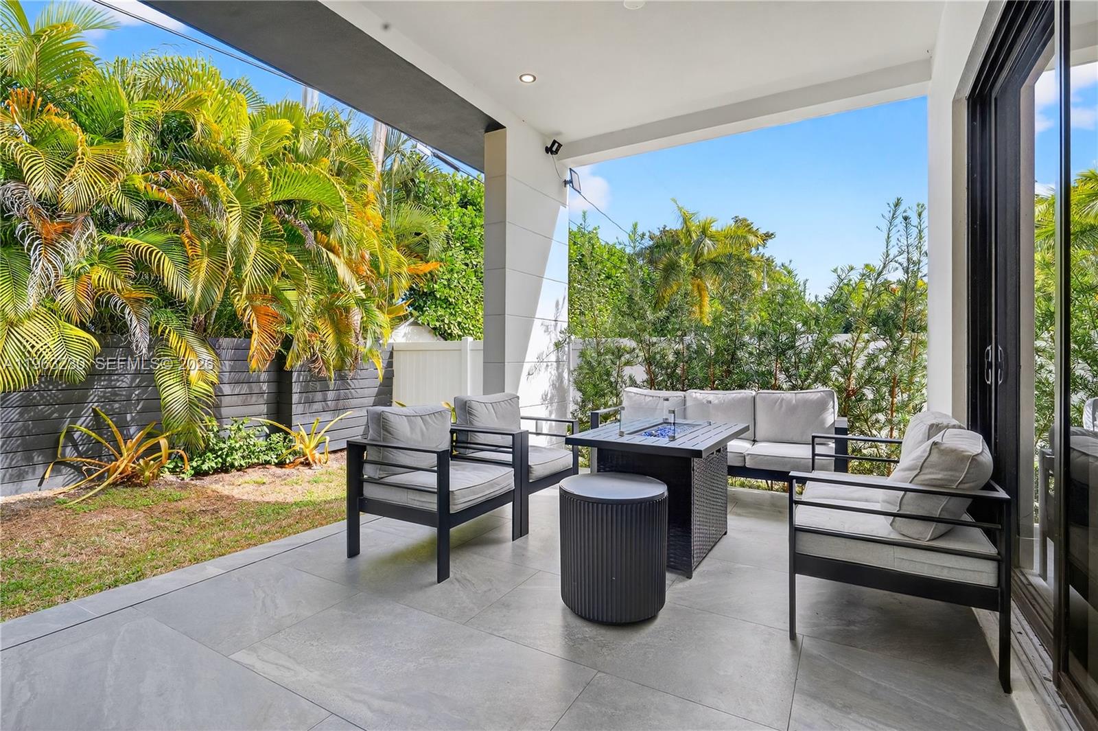 LAUDERDALE PARK 6-33 1/2 - Residential