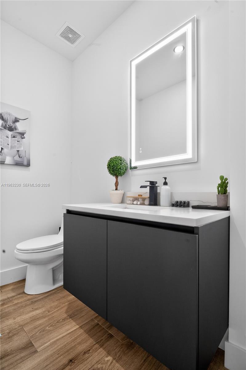 LAUDERDALE PARK 6-33 1/2 - Residential