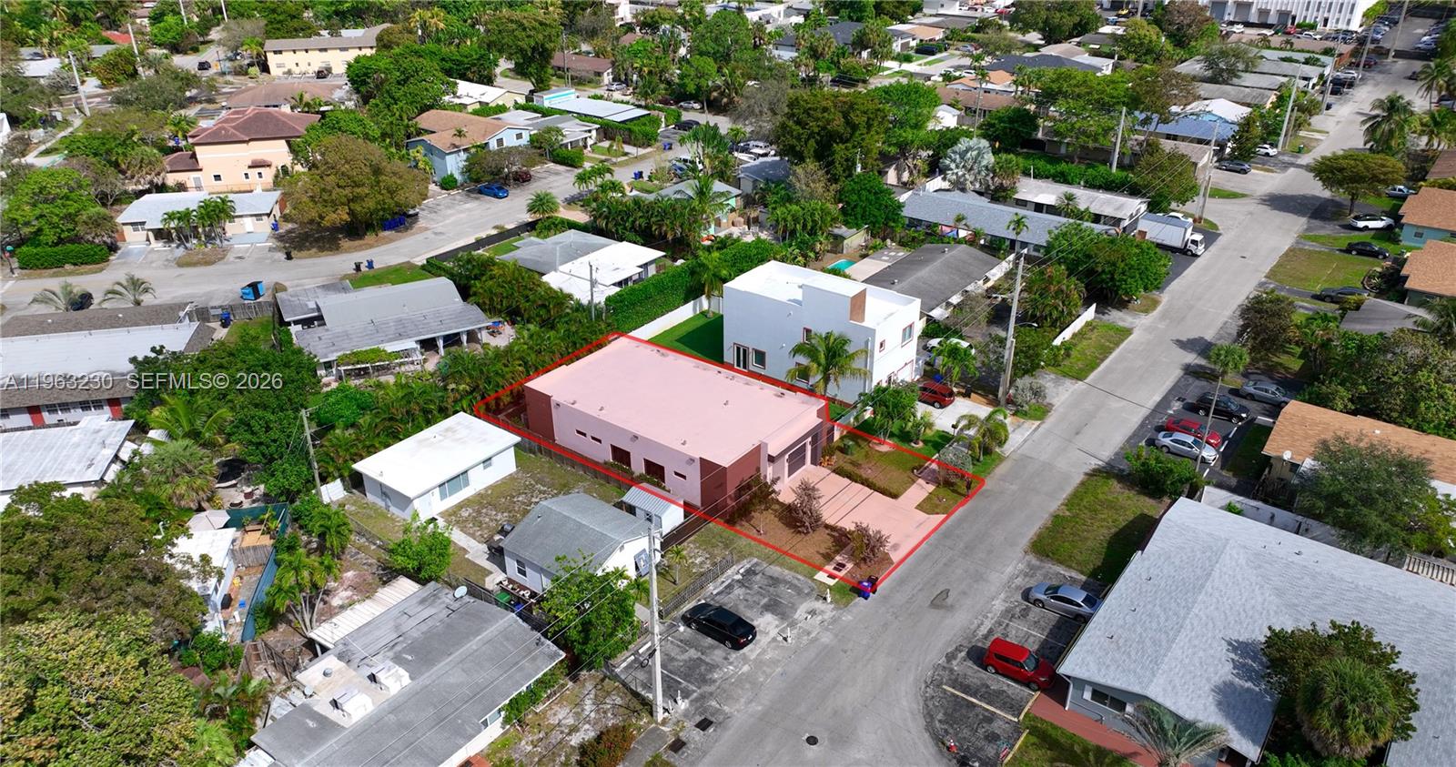 LAUDERDALE PARK 6-33 1/2 - Residential