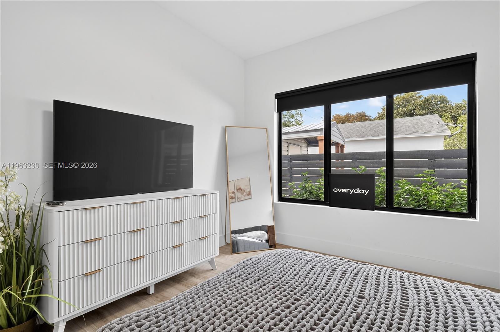 LAUDERDALE PARK 6-33 1/2 - Residential