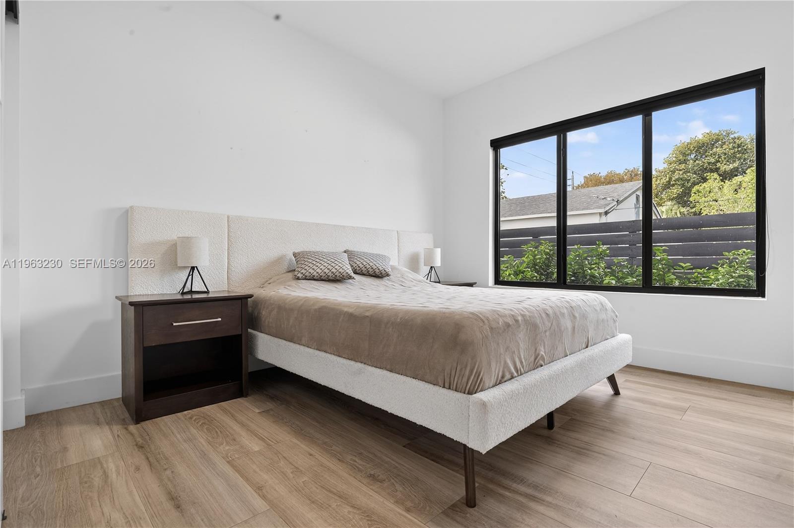 LAUDERDALE PARK 6-33 1/2 - Residential