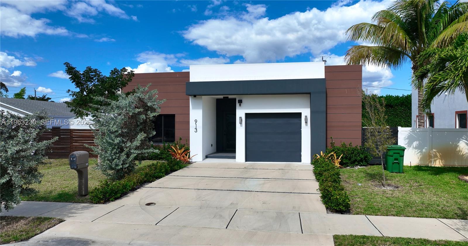 LAUDERDALE PARK 6-33 1/2 - Residential