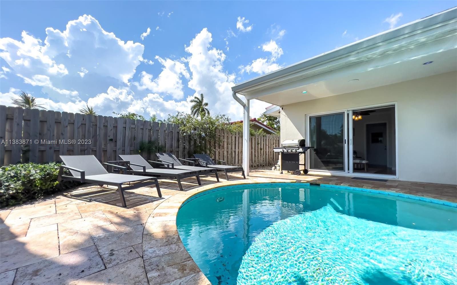 CORAL RIDGE ISLES - Residential Lease