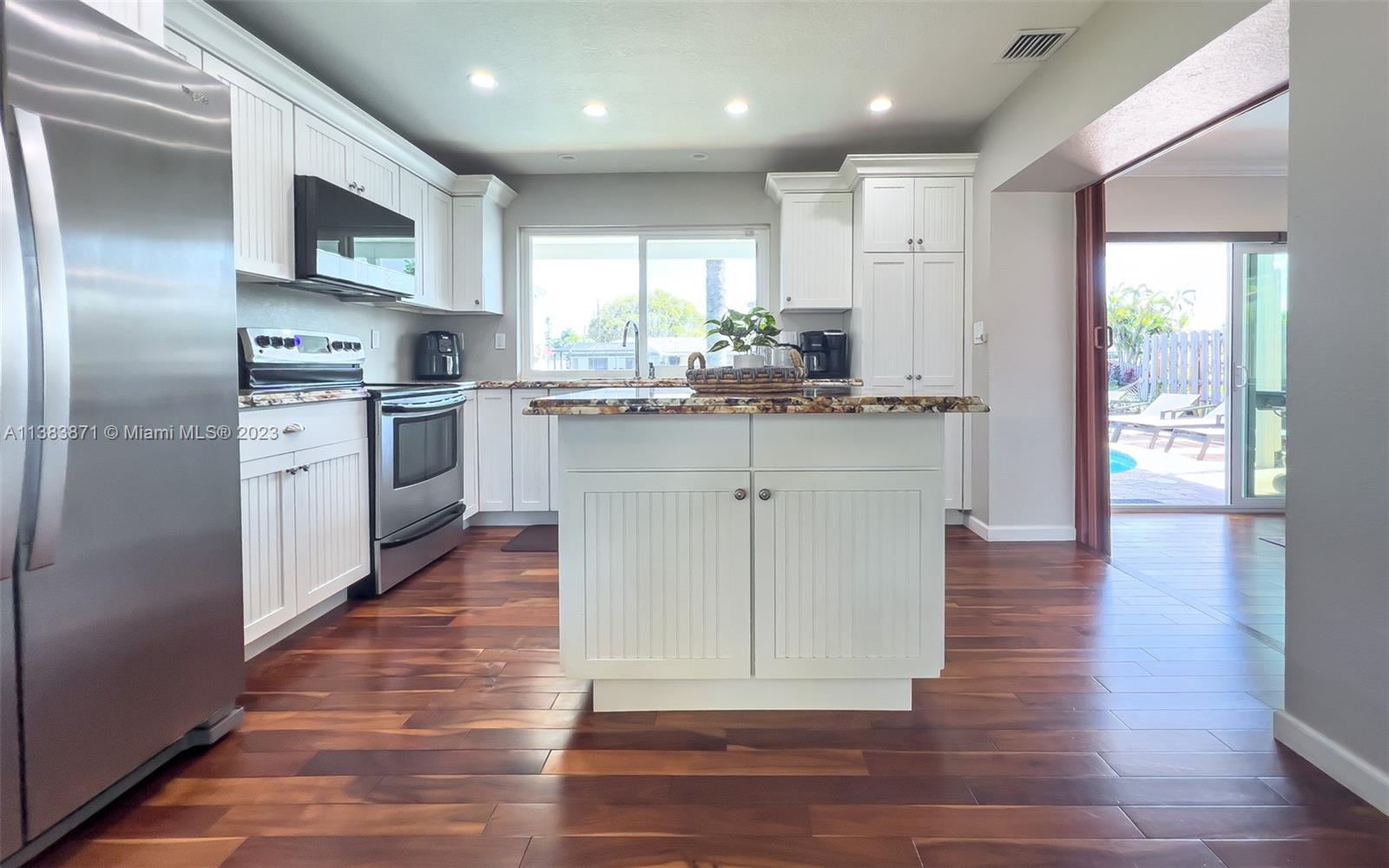 CORAL RIDGE ISLES - Residential Lease