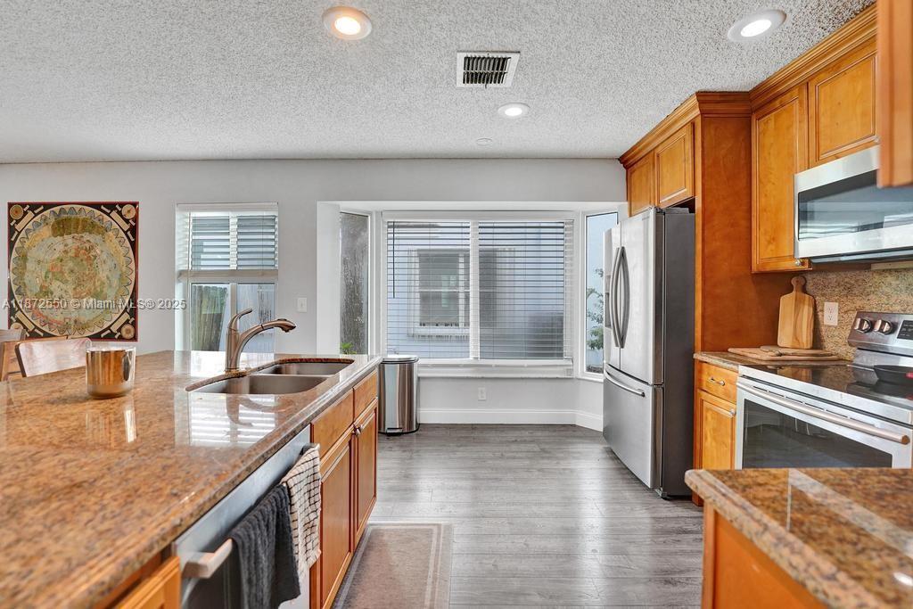 FOREST RIDGE CLUSTER HOME - Residential