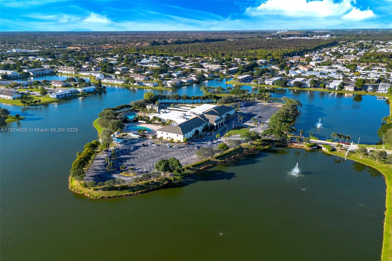 GOLFS EDGE CONDOS A THRU - Residential