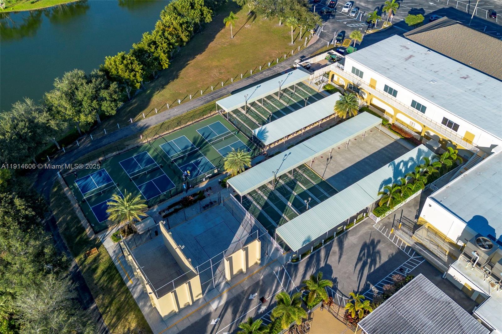 GOLFS EDGE CONDOS A THRU - Residential