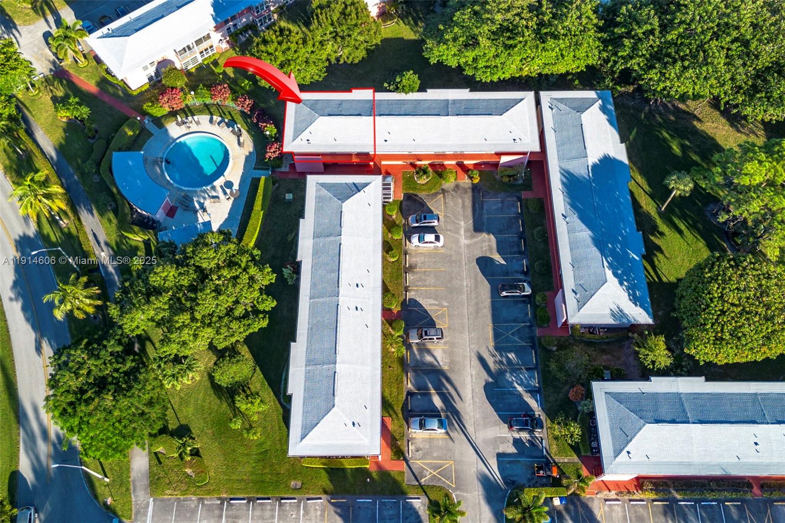 GOLFS EDGE CONDOS A THRU - Residential