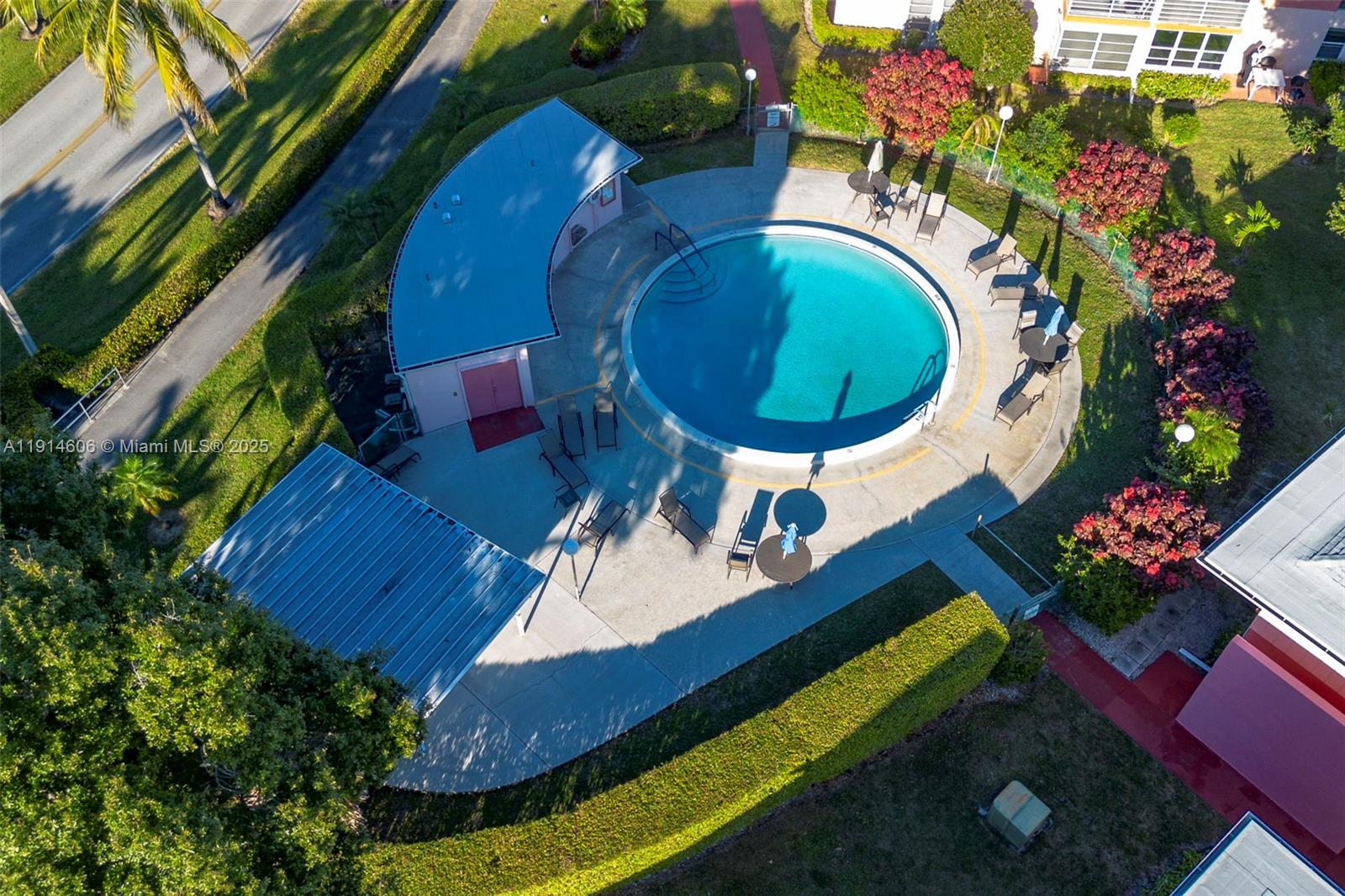 GOLFS EDGE CONDOS A THRU - Residential