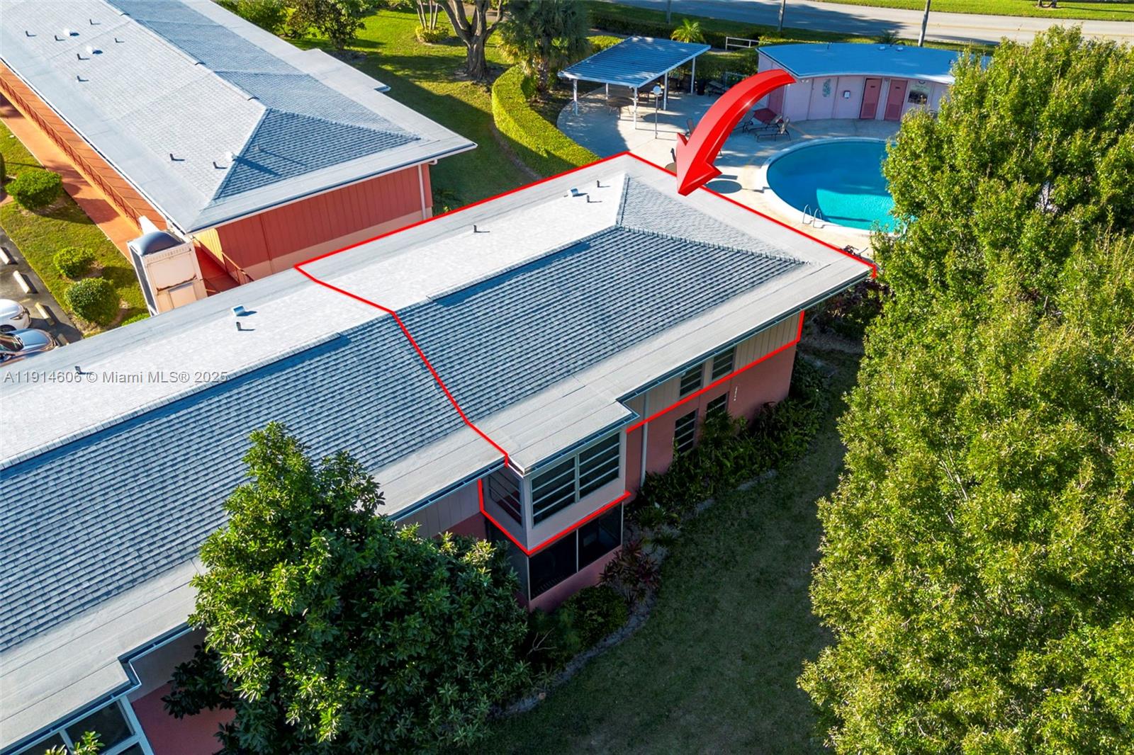 GOLFS EDGE CONDOS A THRU - Residential