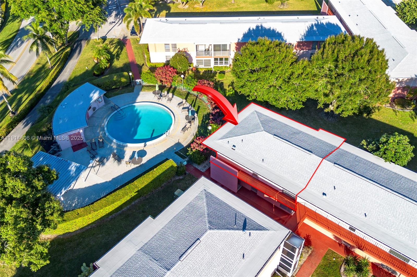 GOLFS EDGE CONDOS A THRU - Residential