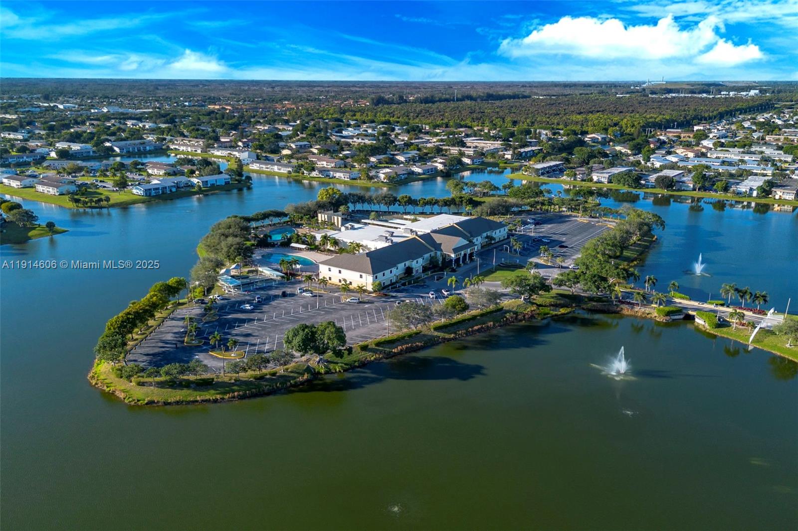 GOLFS EDGE CONDOS A THRU - Residential