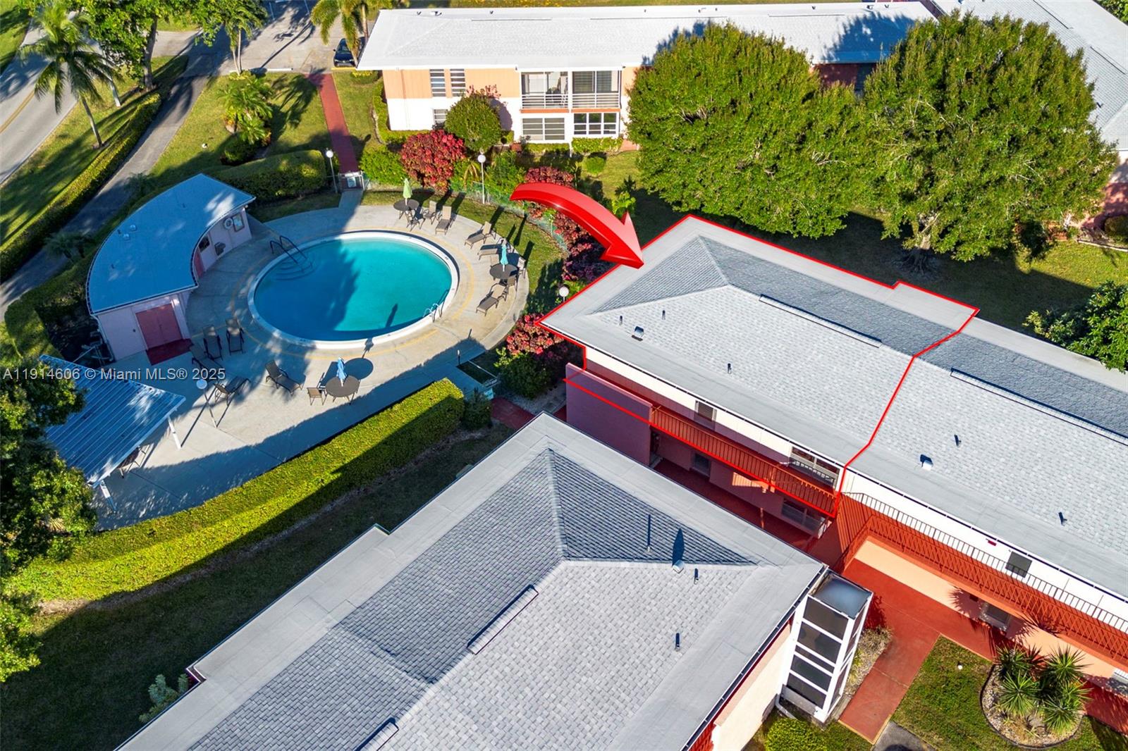 GOLFS EDGE CONDOS A THRU - Residential