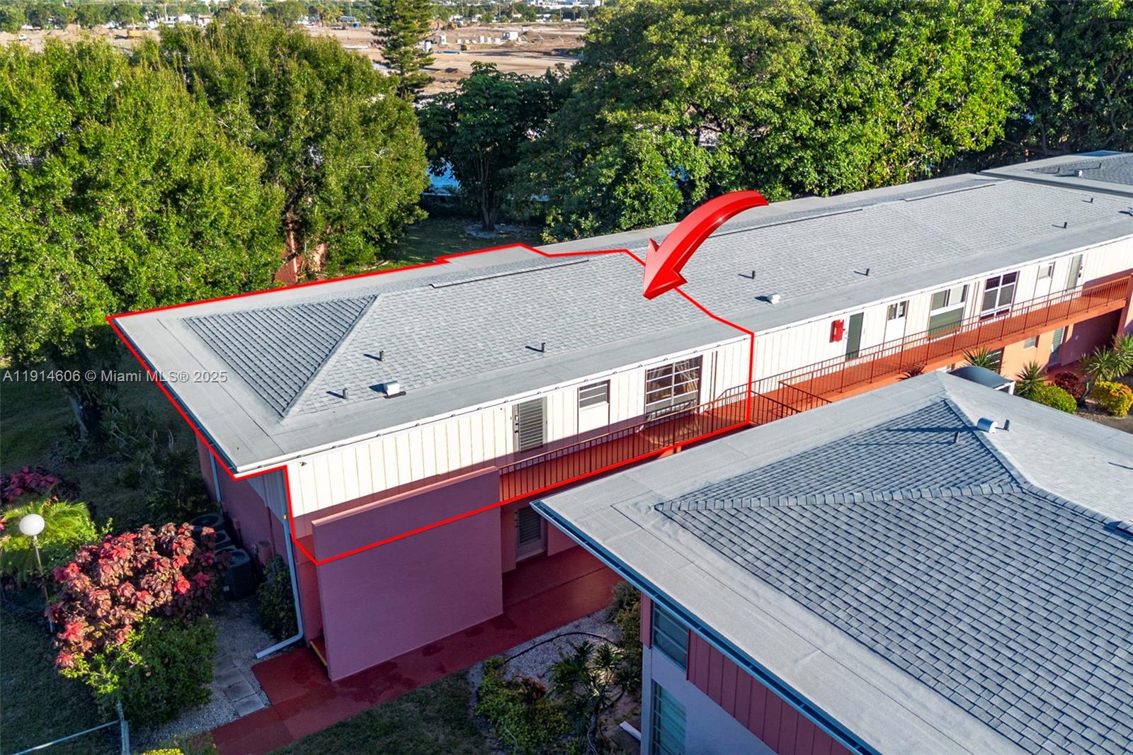 GOLFS EDGE CONDOS A THRU - Residential