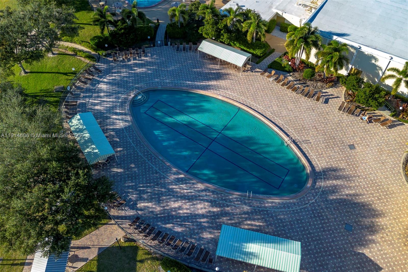 GOLFS EDGE CONDOS A THRU - Residential