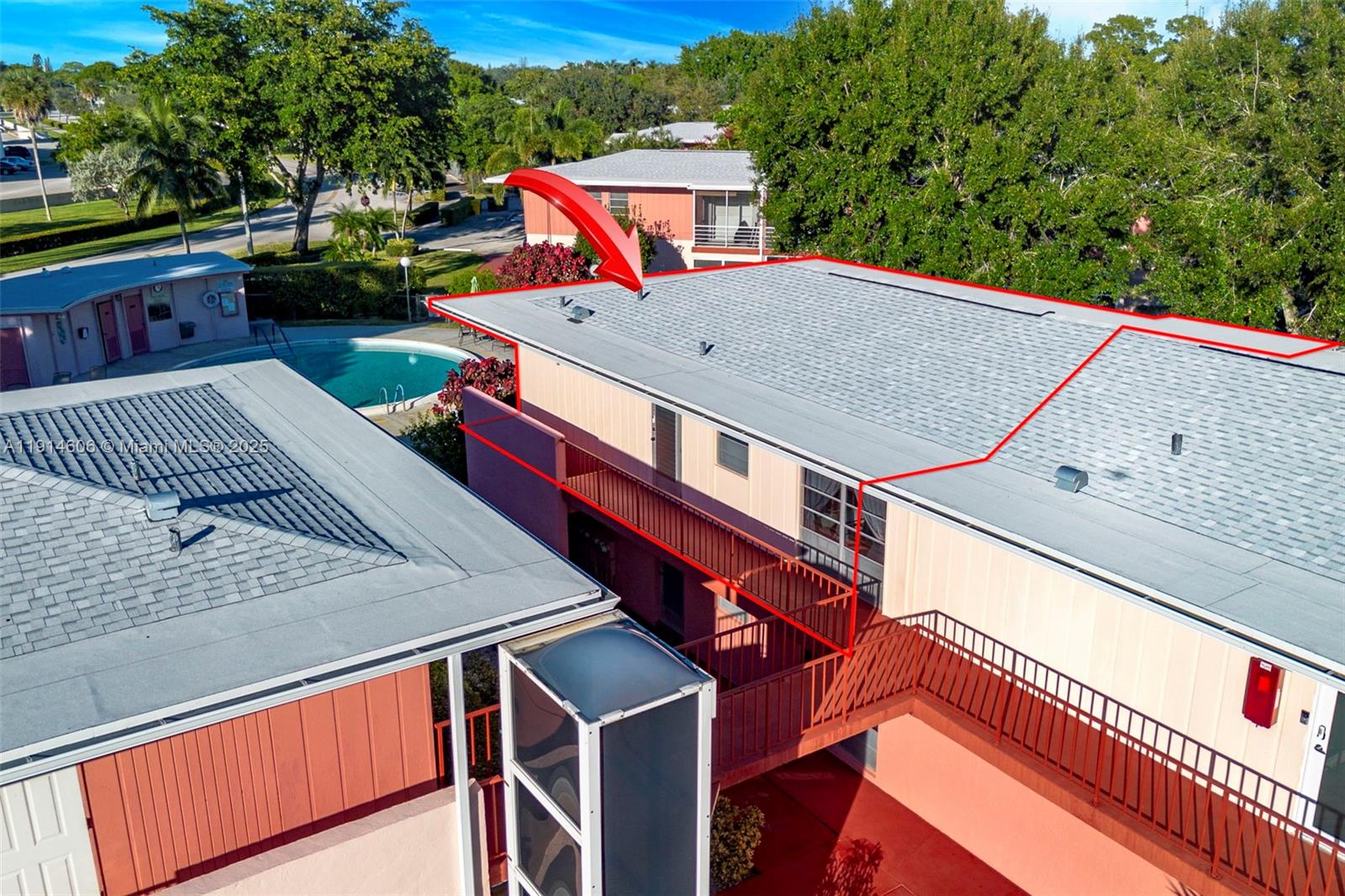 GOLFS EDGE CONDOS A THRU - Residential