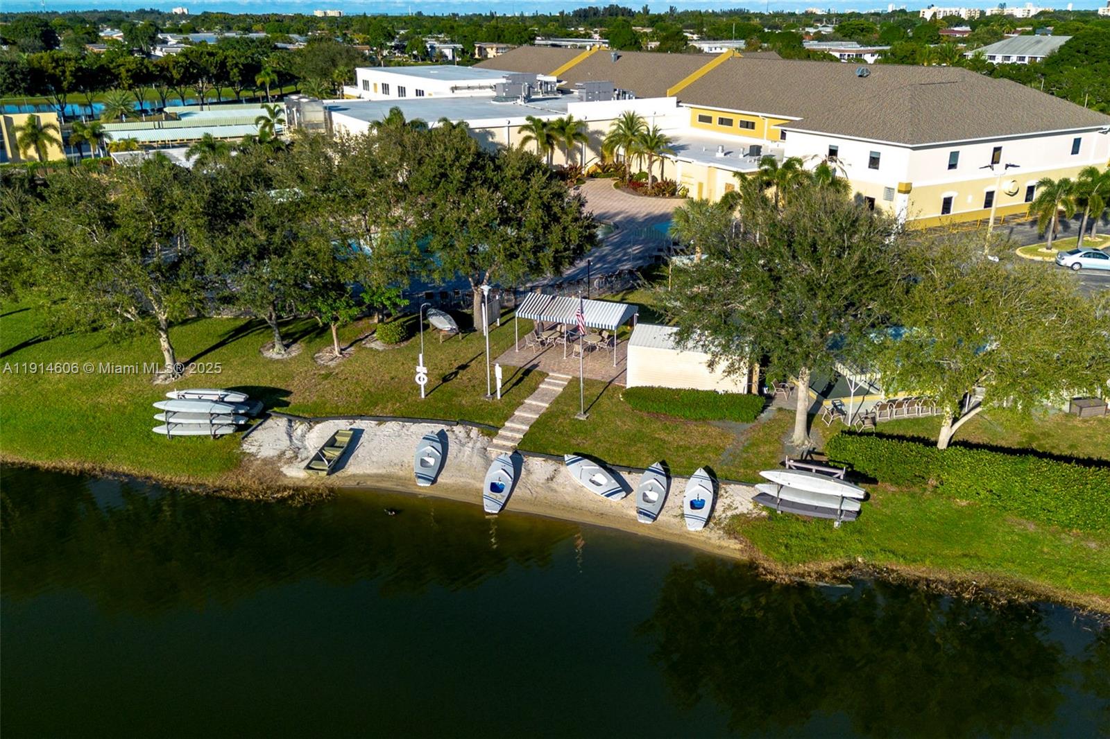 GOLFS EDGE CONDOS A THRU - Residential