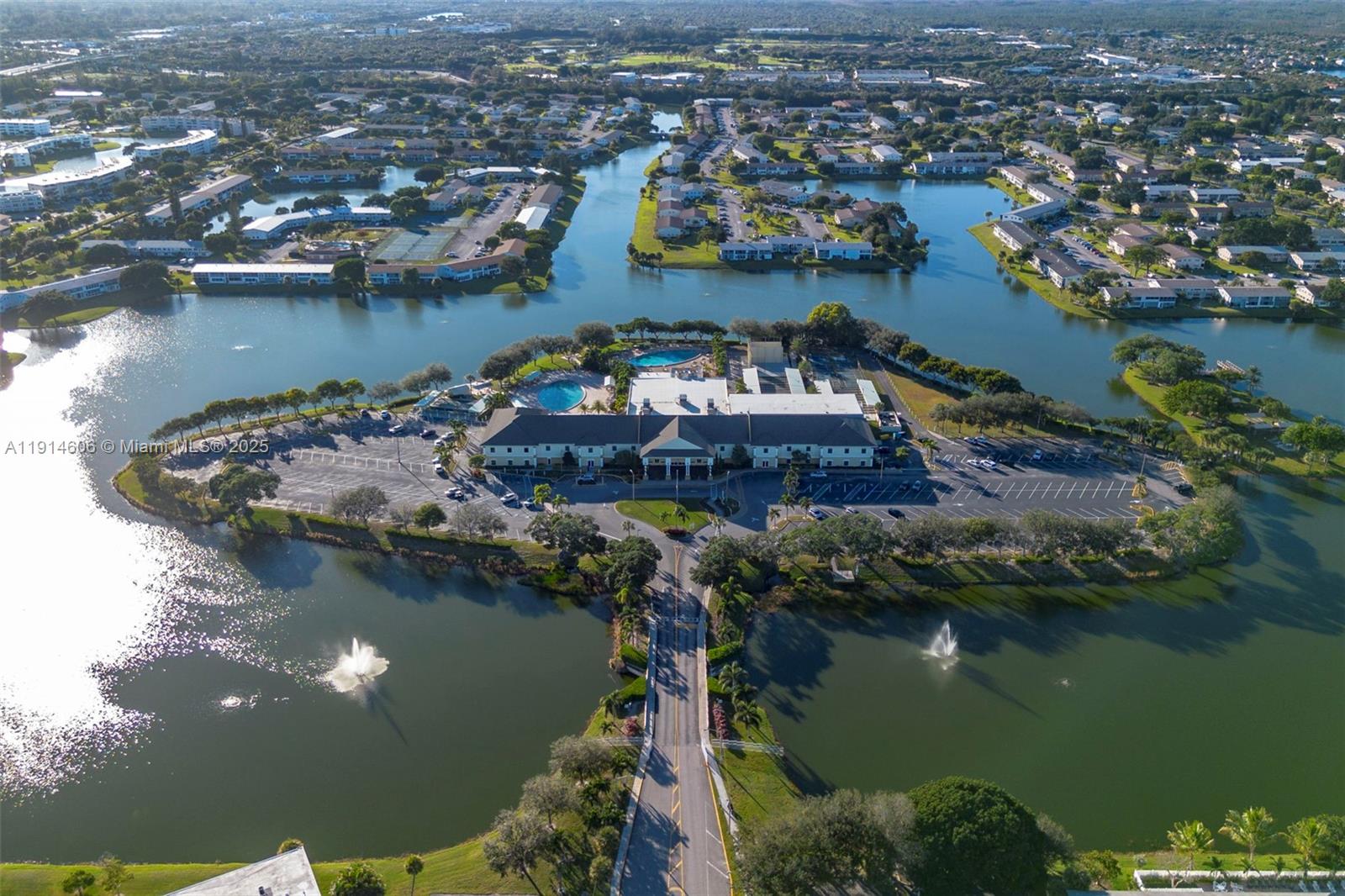 GOLFS EDGE CONDOS A THRU - Residential