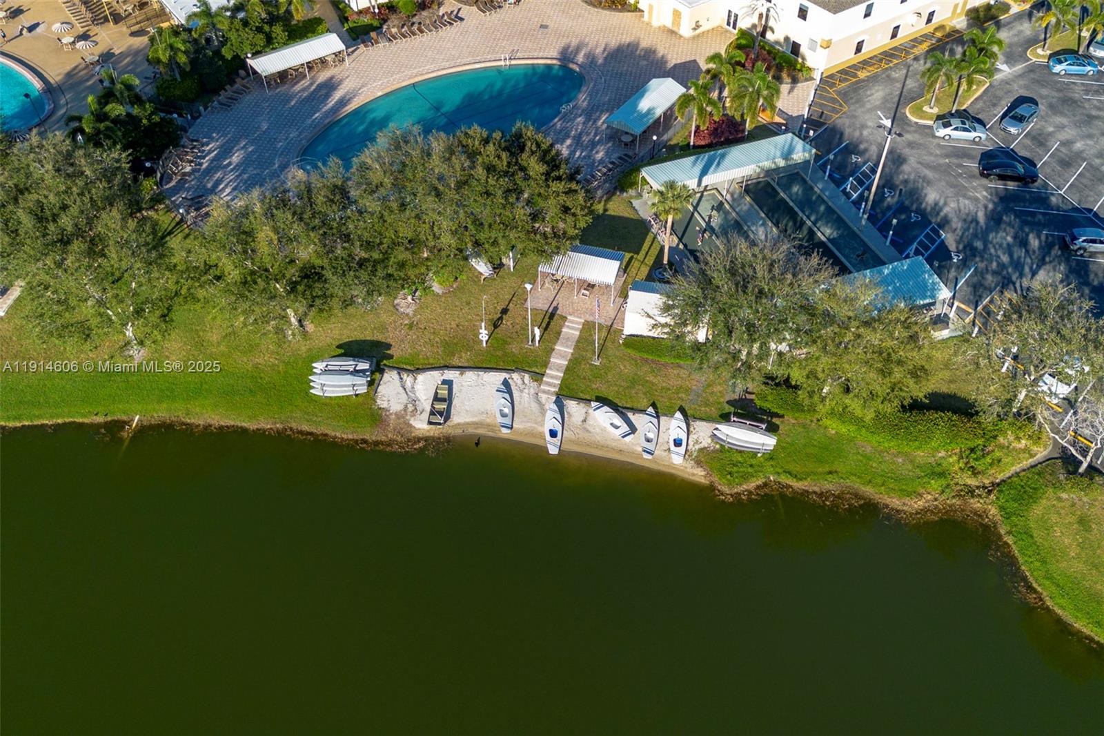 GOLFS EDGE CONDOS A THRU - Residential