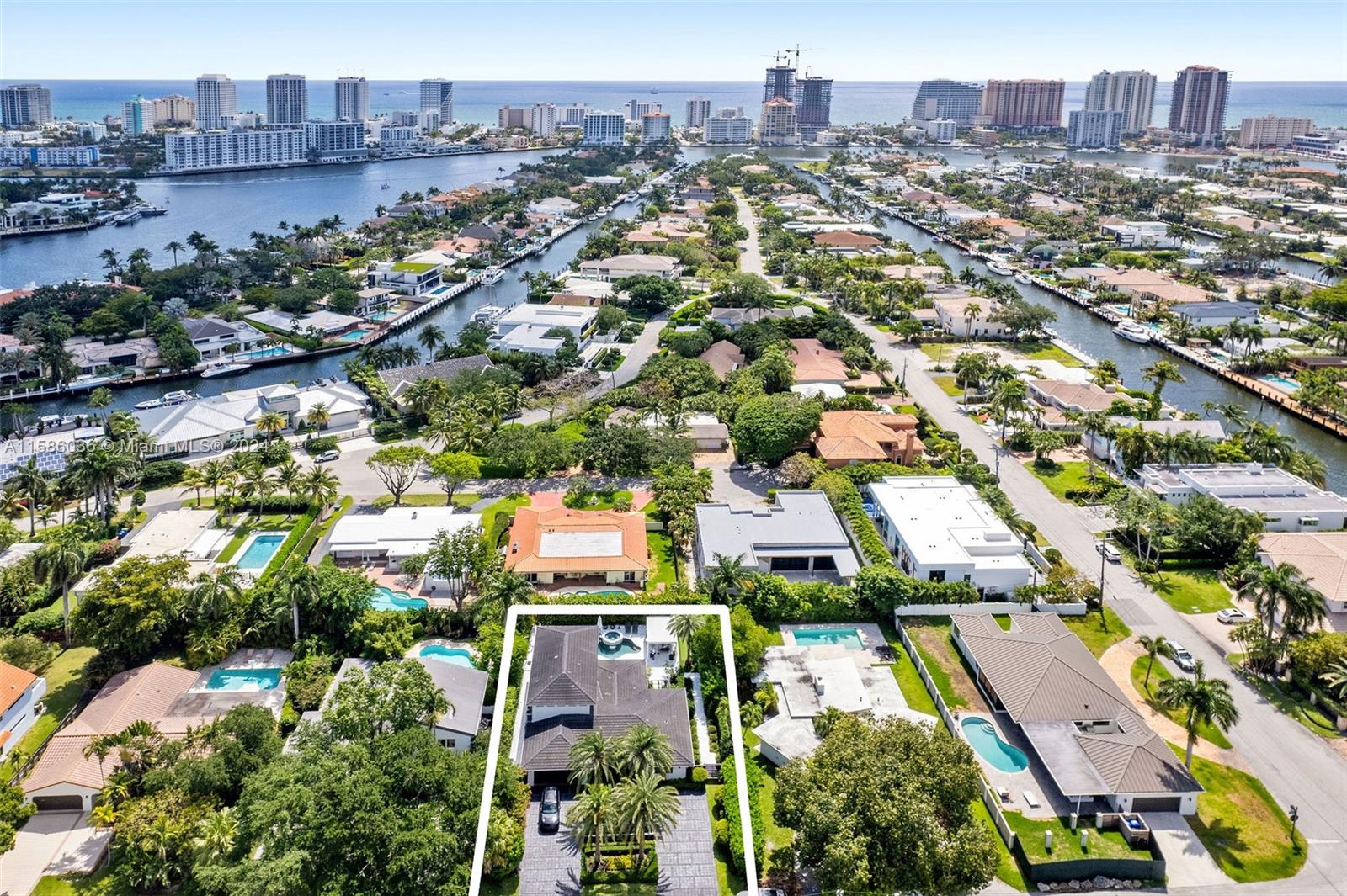 BARCELONA ISLE - Residential