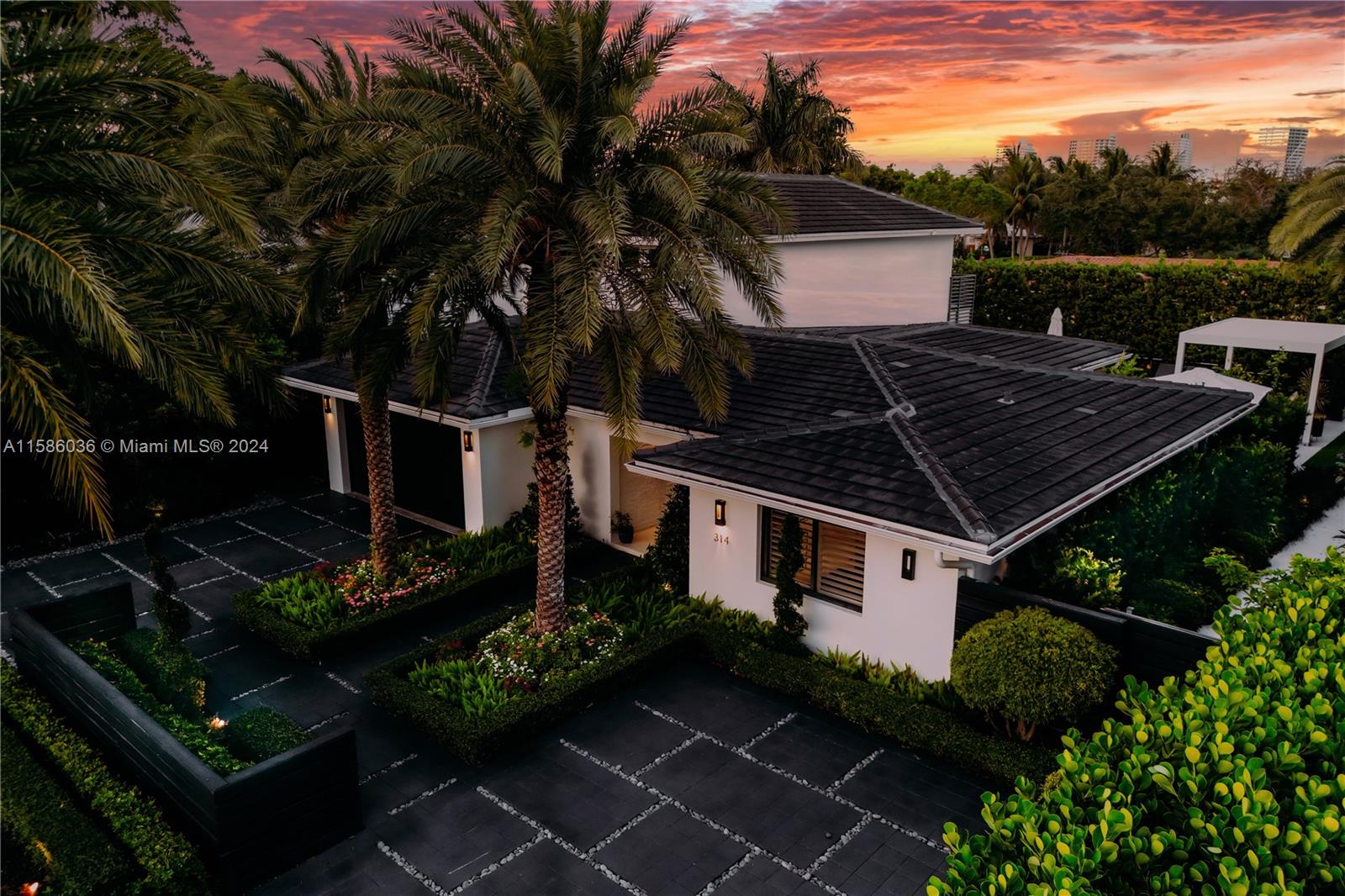 BARCELONA ISLE - Residential