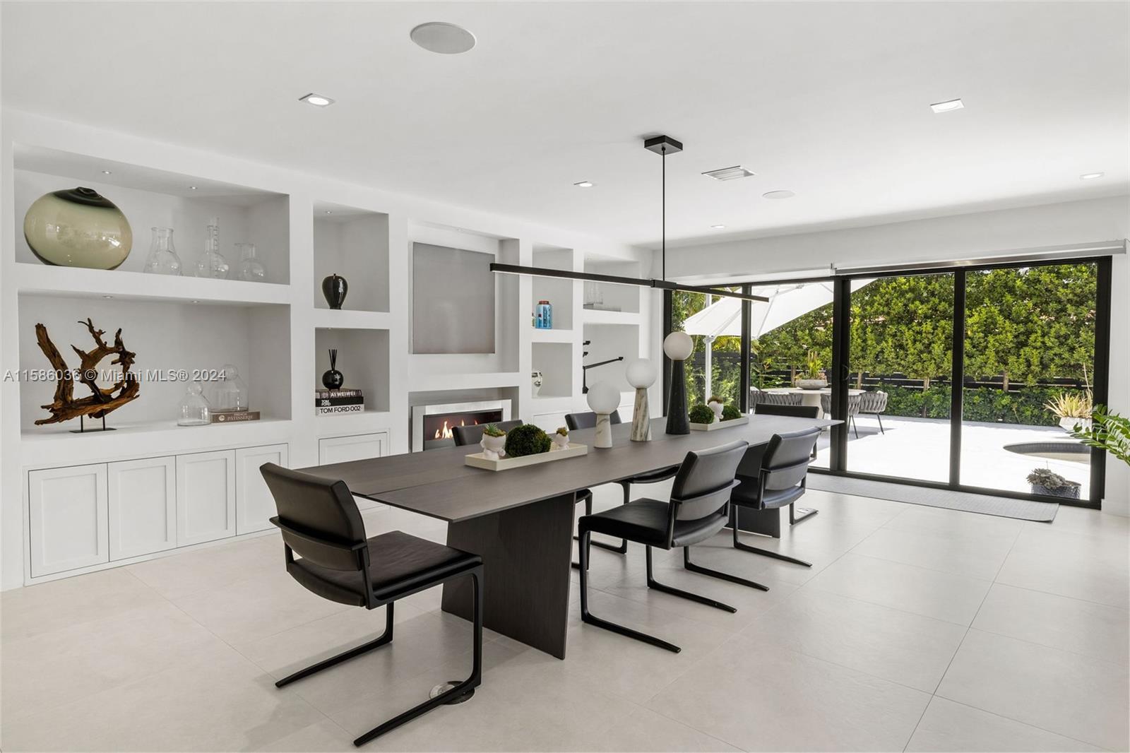 BARCELONA ISLE - Residential