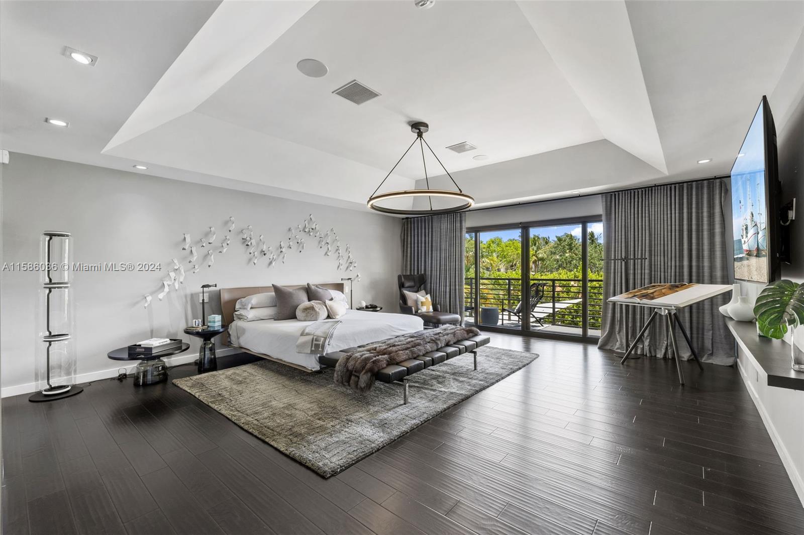 BARCELONA ISLE - Residential