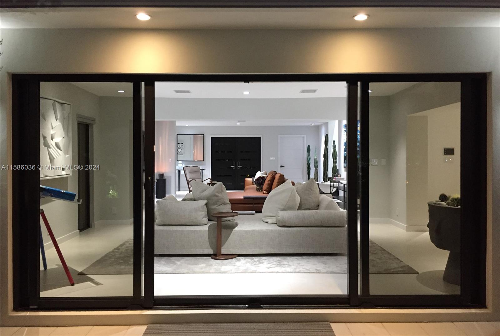 BARCELONA ISLE - Residential