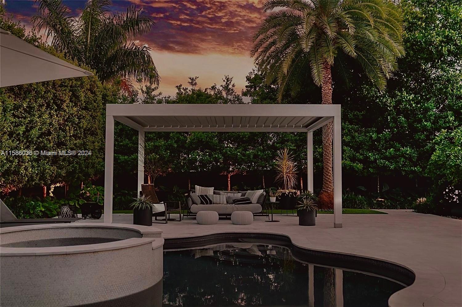 BARCELONA ISLE - Residential