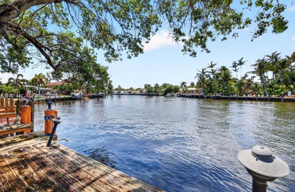 Photo of 2433 Middle River Dr, Fort Lauderdale, FL 33305 (MLS # A12021440)