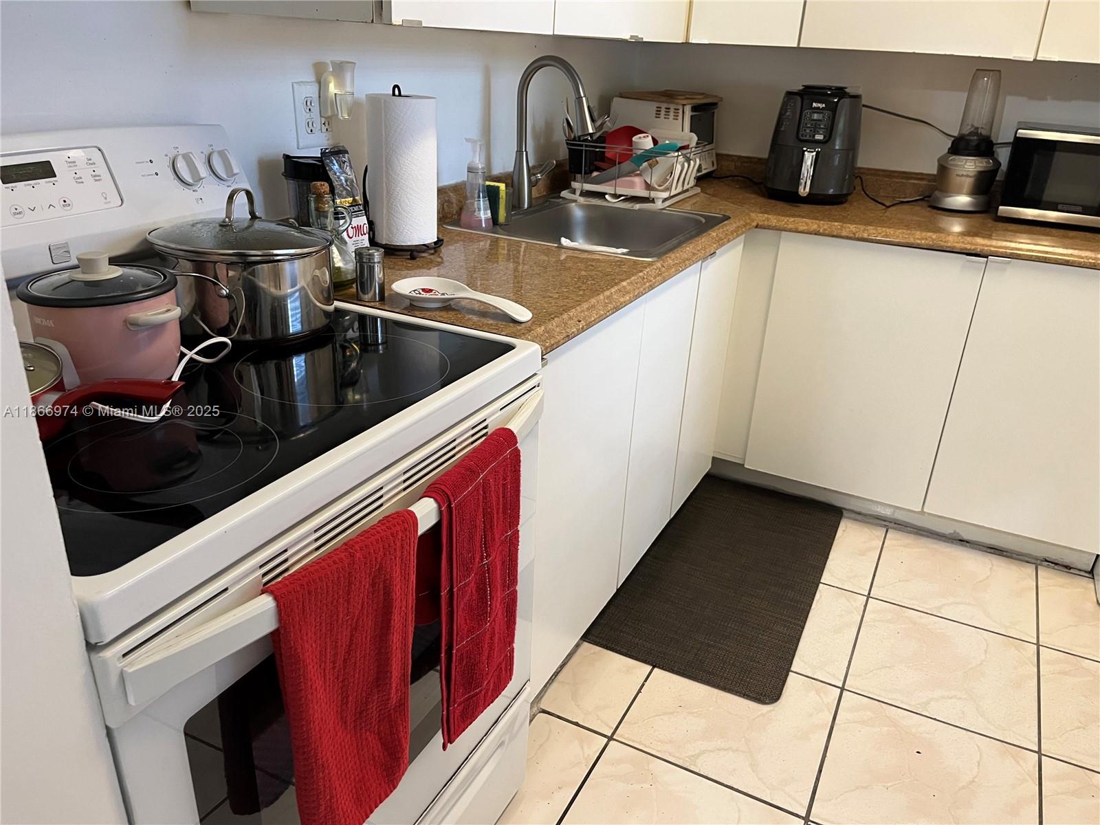 BLEAU GROTTO CONDO - Residential